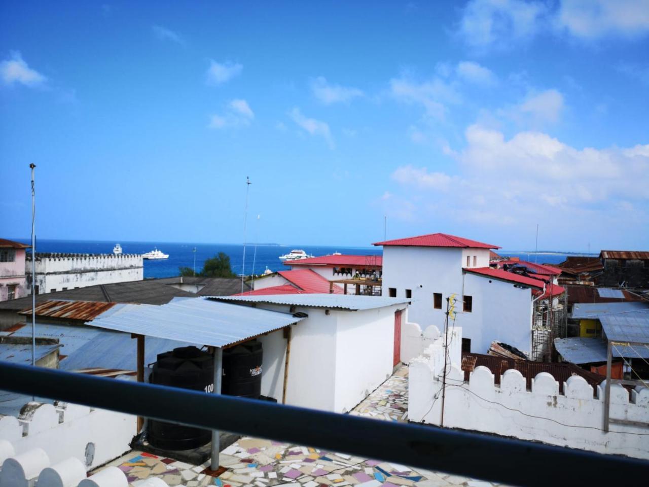 Bottoms Up Hostel Zanzibar Exterior photo