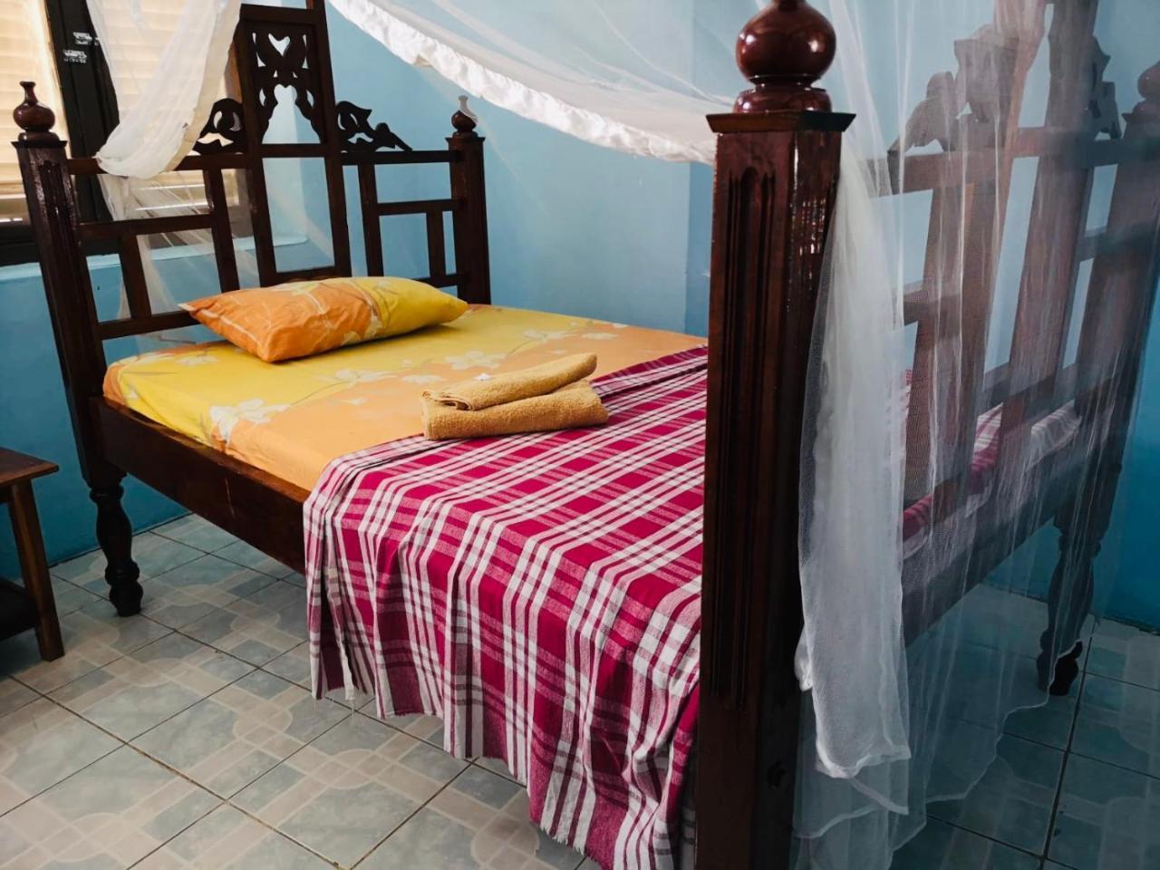 Bottoms Up Hostel Zanzibar Exterior photo